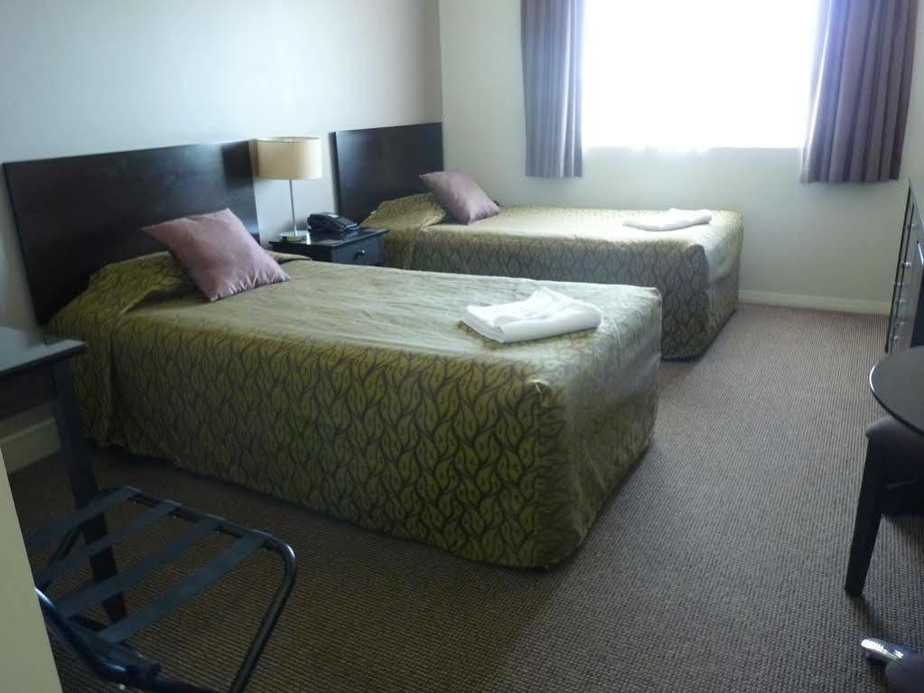 Redcliffe Motor Inn ภายนอก รูปภาพ