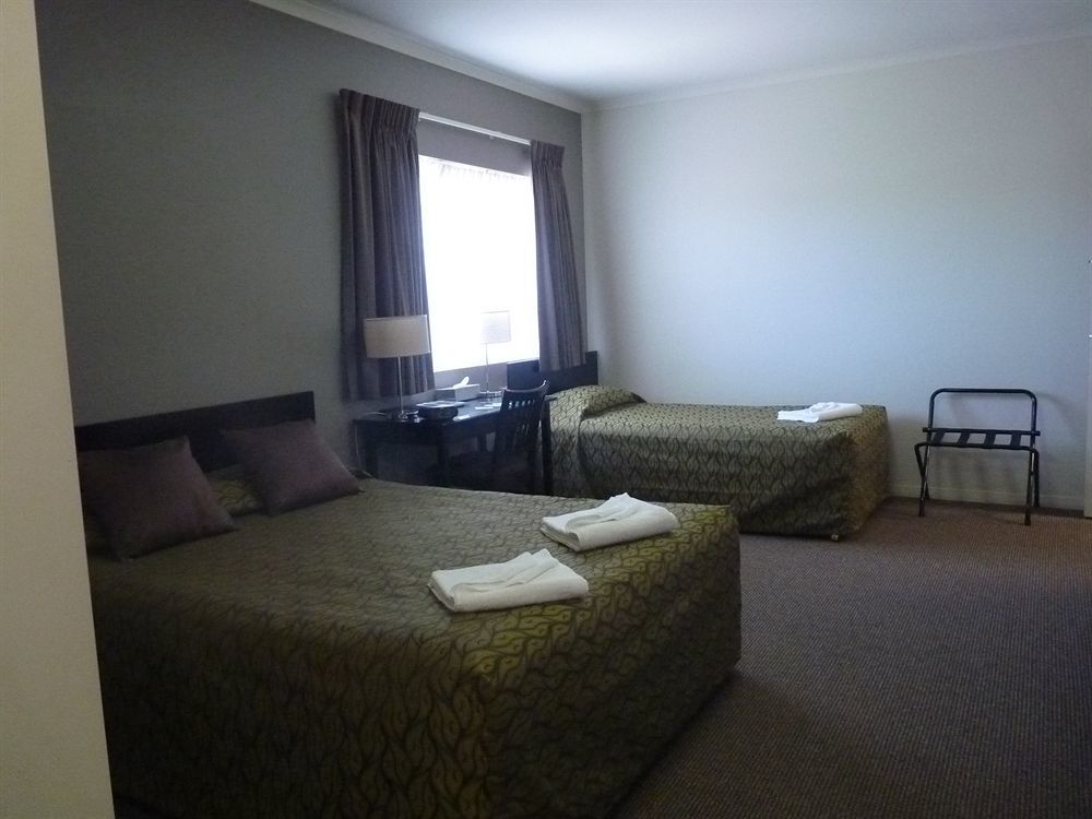 Redcliffe Motor Inn ภายนอก รูปภาพ