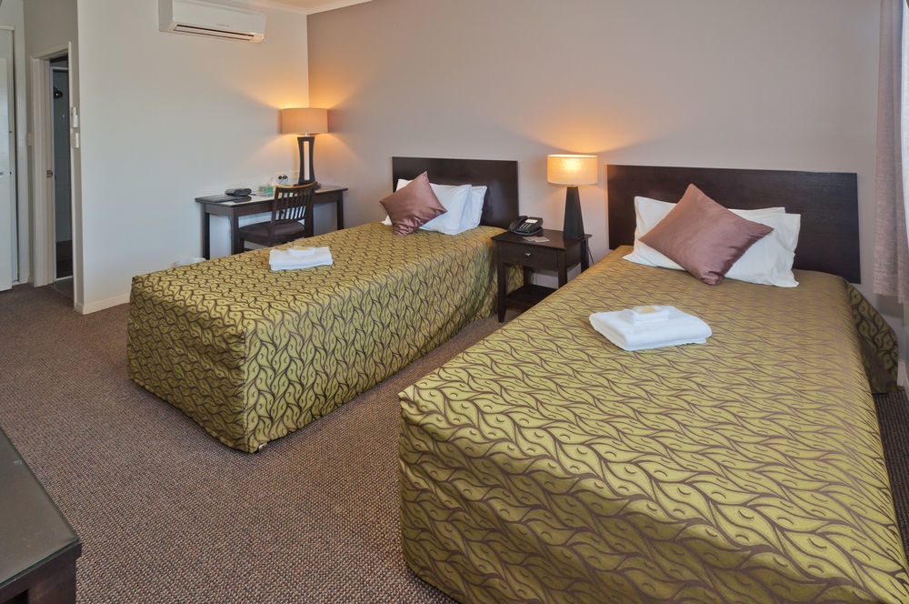 Redcliffe Motor Inn ภายนอก รูปภาพ